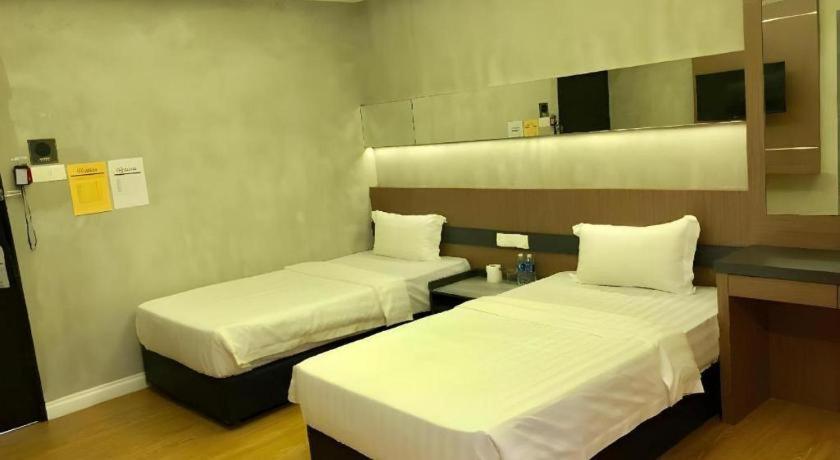 Monaco Boutique Sadong Jaya 2*